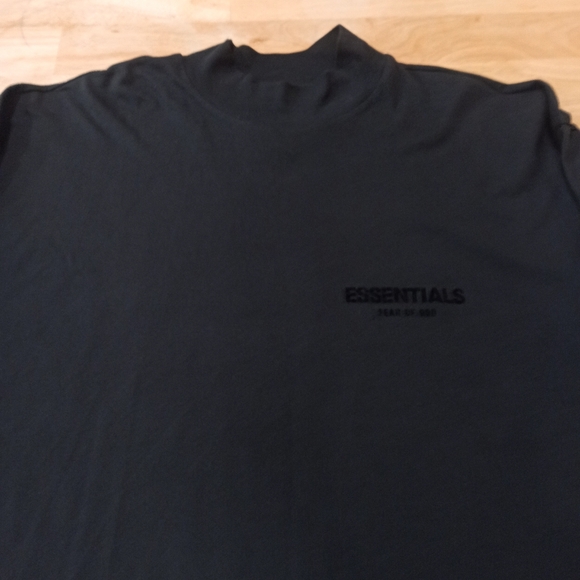 Fear Of God Essentials Mockneck Off Black Men's Size ,Tall Medium Oversized - Picture 4 of 16